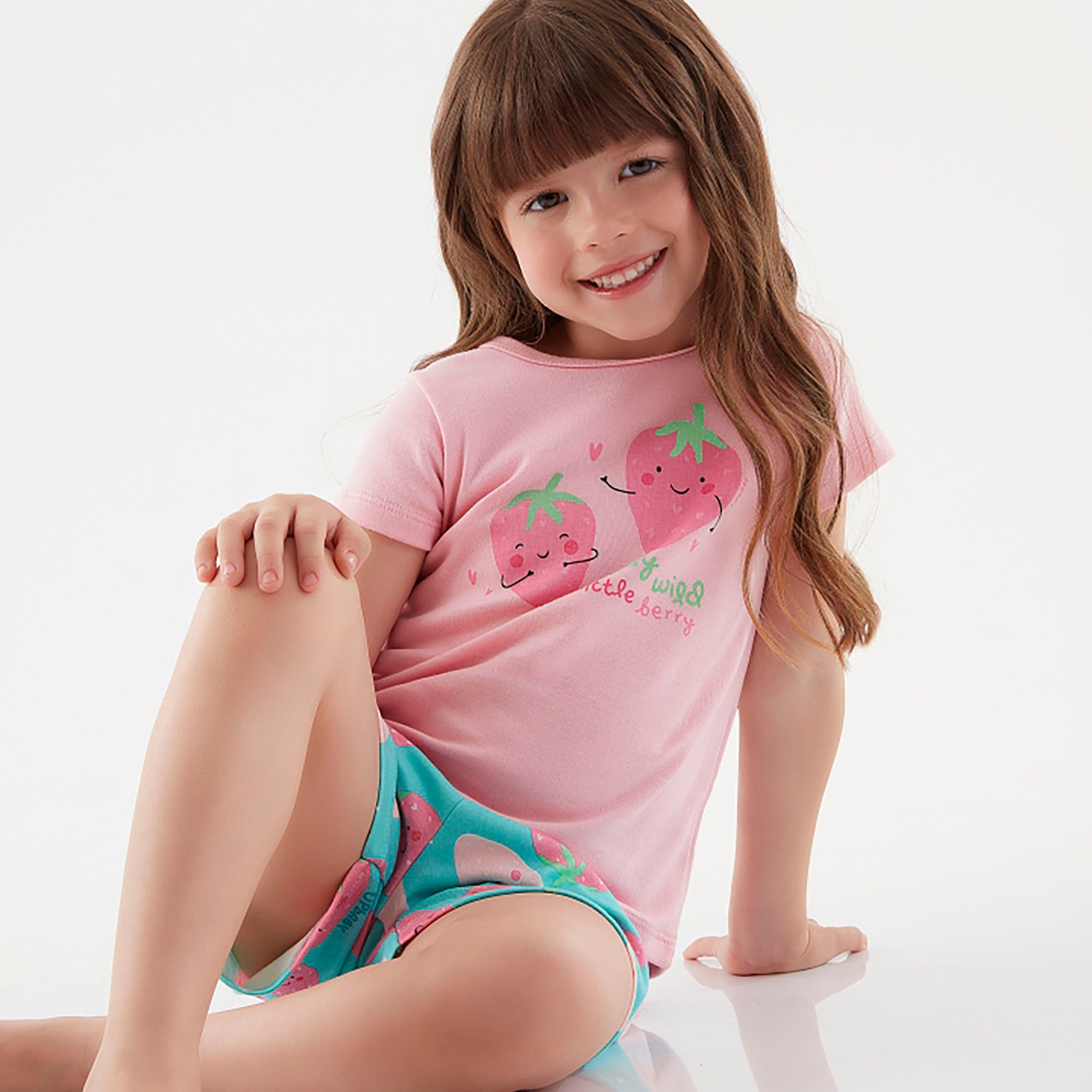 Pijama Infantil Menina Camiseta com Short Suedine Estampa Morangos — foto 1