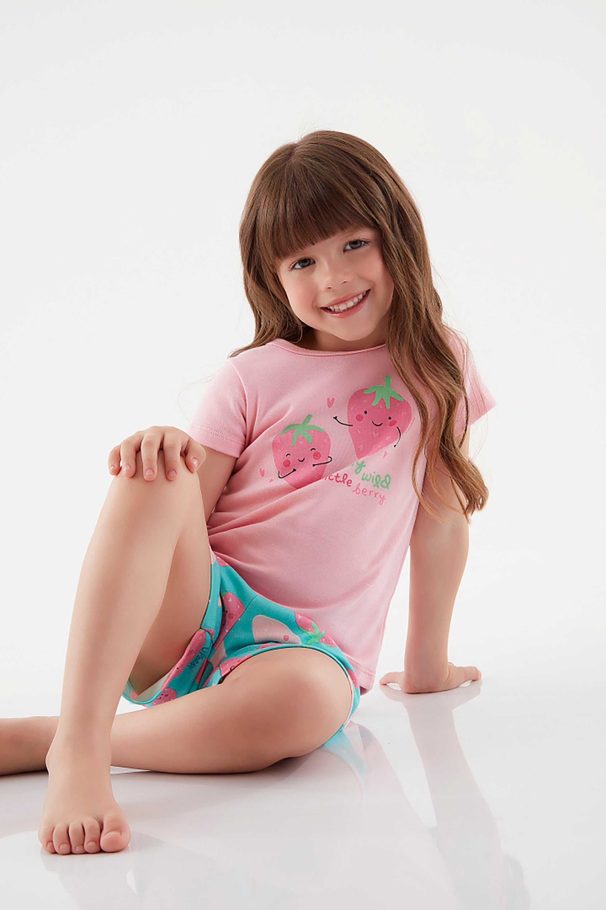 Pijama Infantil Menina Camiseta com Short Suedine Estampa Morangos — foto 1