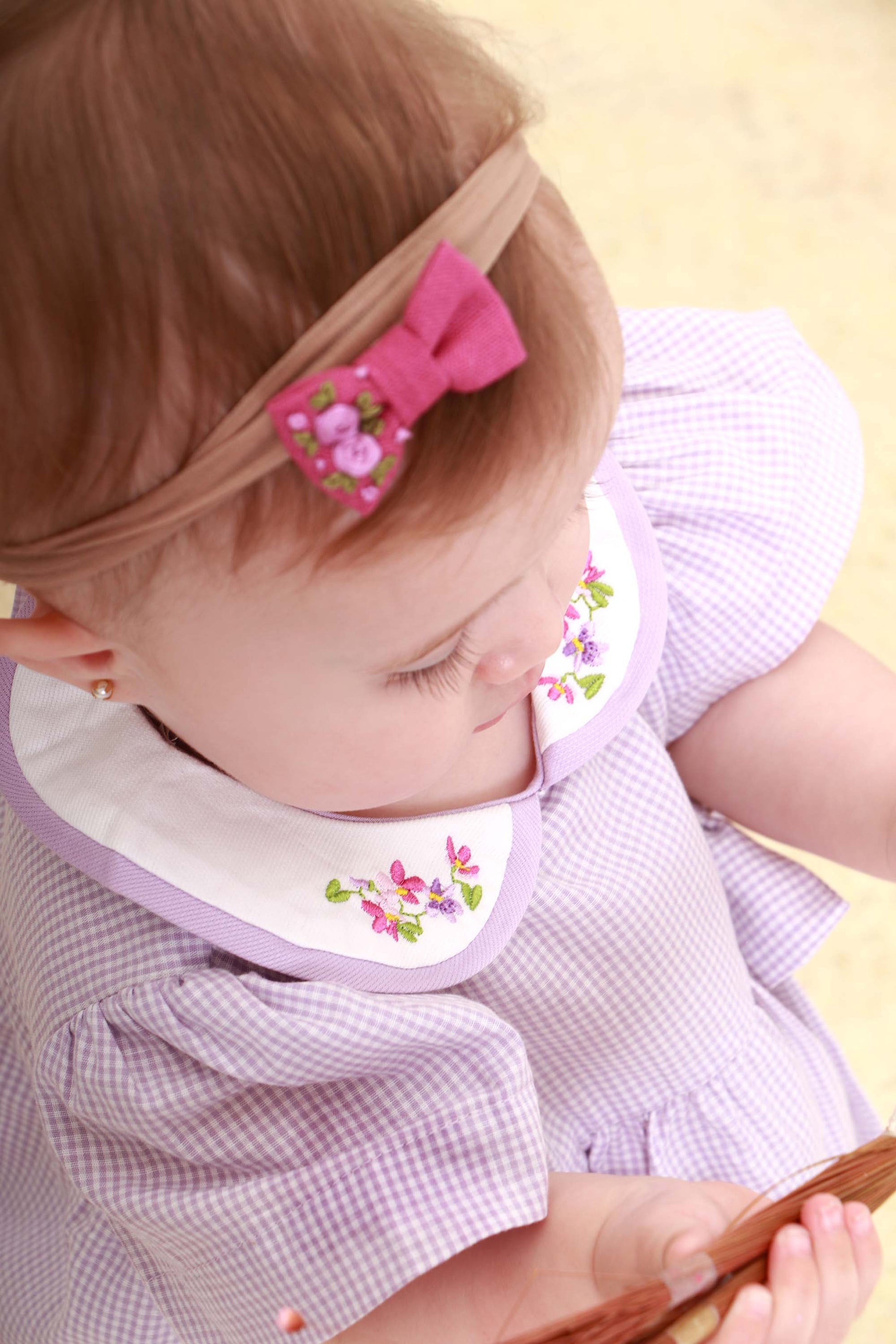 Romper para Bebê Xadrez Lilás Exclusivo Petit Nini Gola Bordada — foto 5