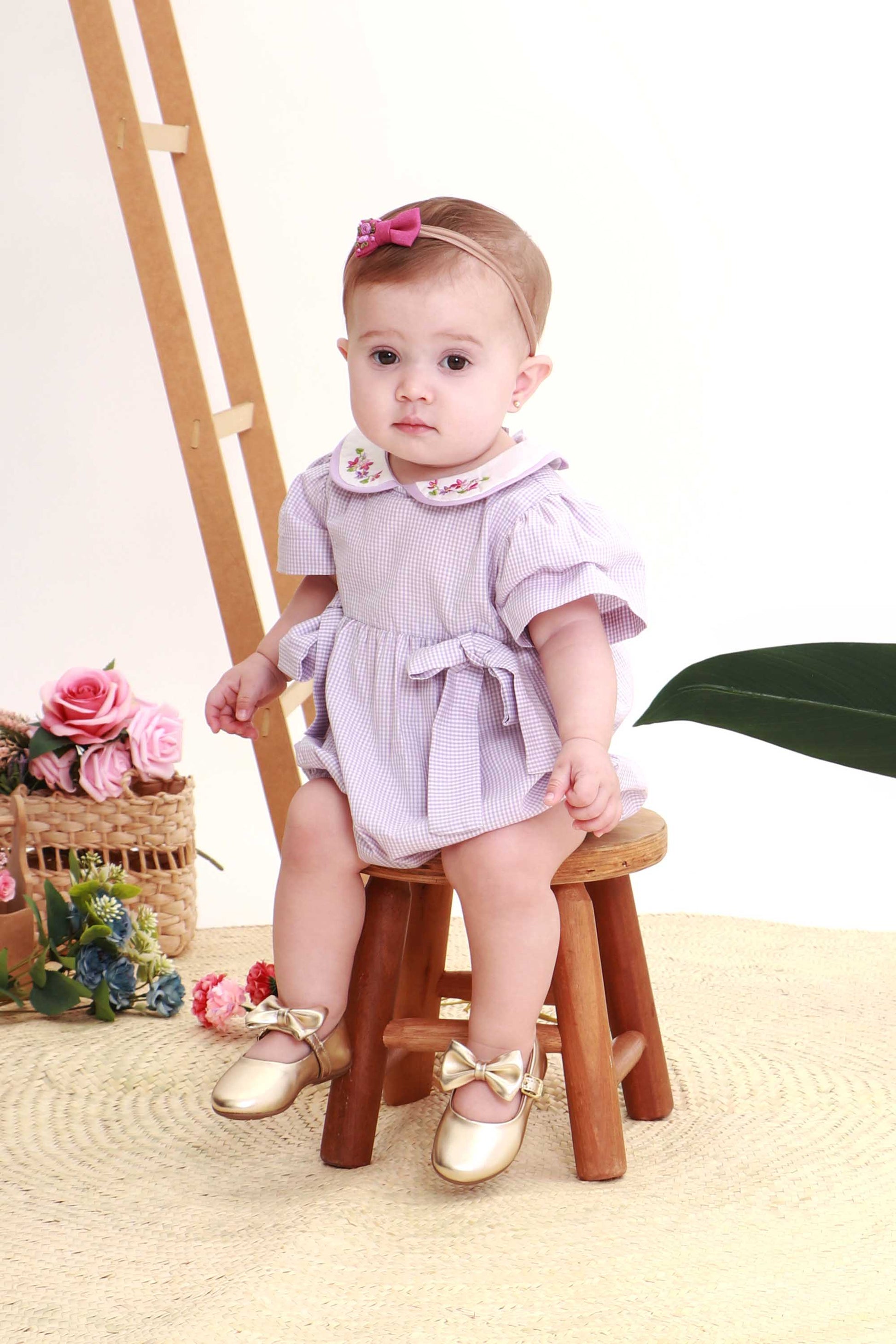Romper para Bebê Xadrez Lilás Exclusivo Petit Nini Gola Bordada — foto 4