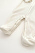 Macacão Bebê Soft Unissex Off White com Detalhe Urso — foto 5