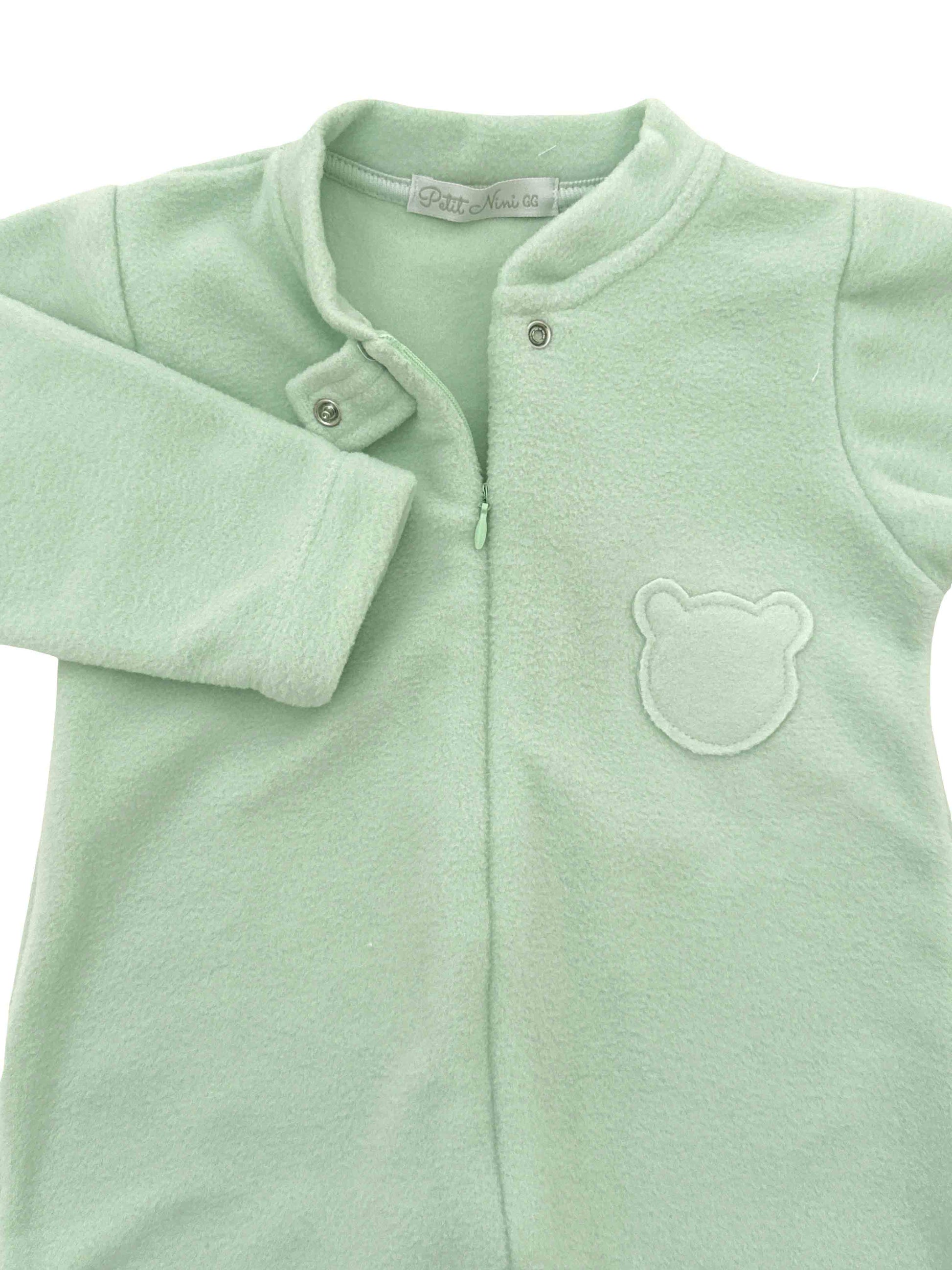 Macacão em Soft Bebê Verde Claro Detalhe Urso — foto 3