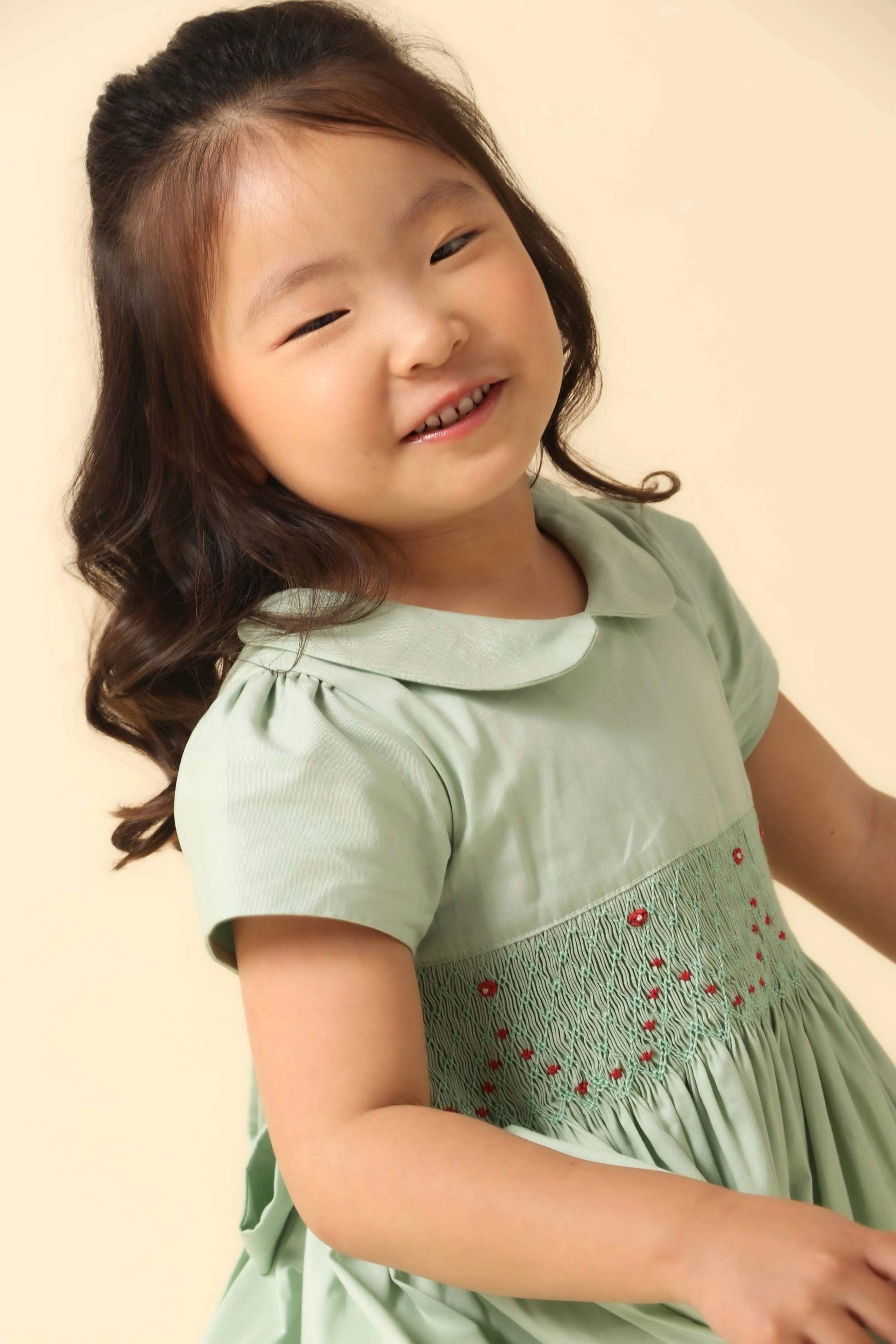 Vestido Infantil Casinha de Abelha Verde Claro — foto 2