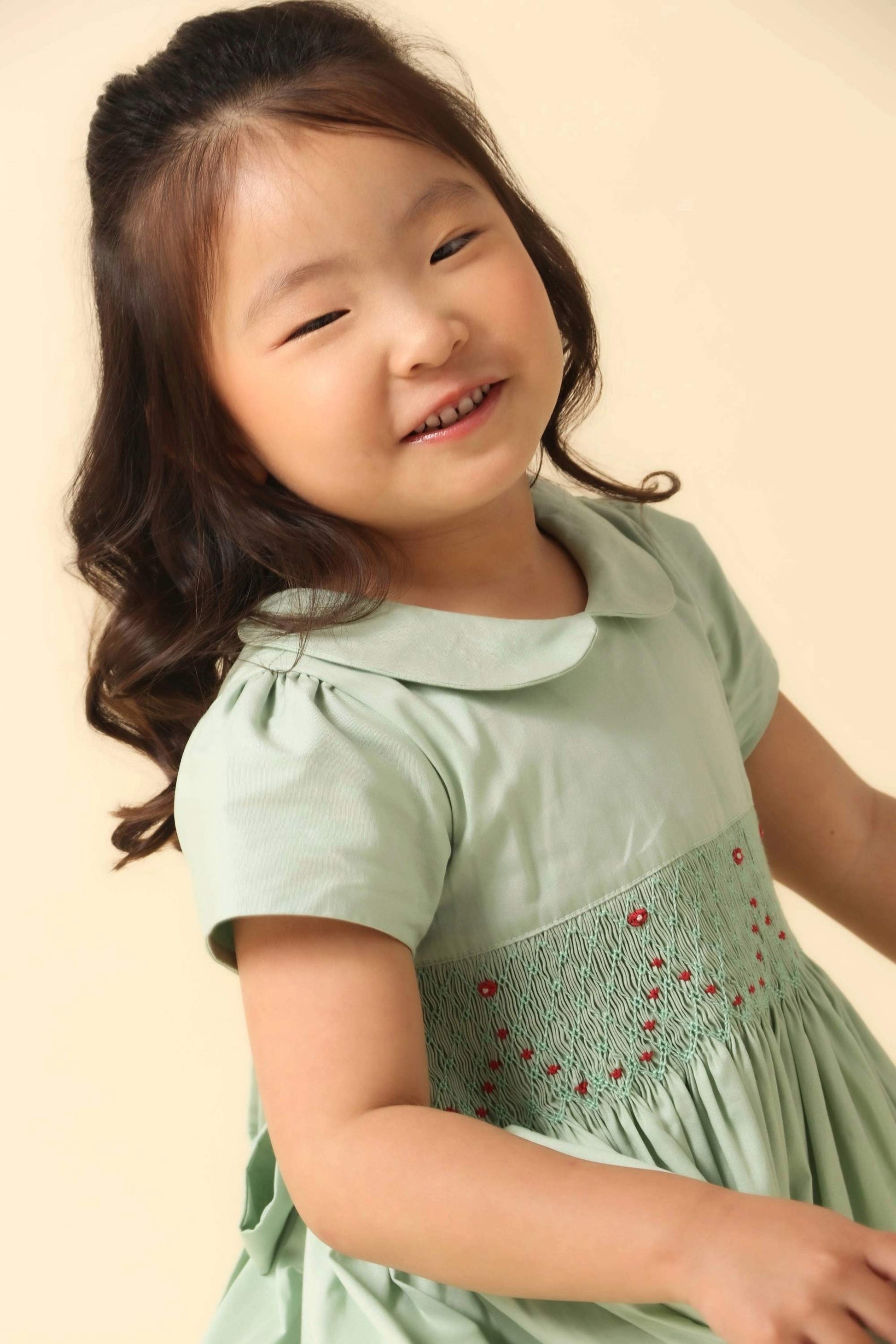 Vestido Infantil Casinha de Abelha Verde Claro — foto 2