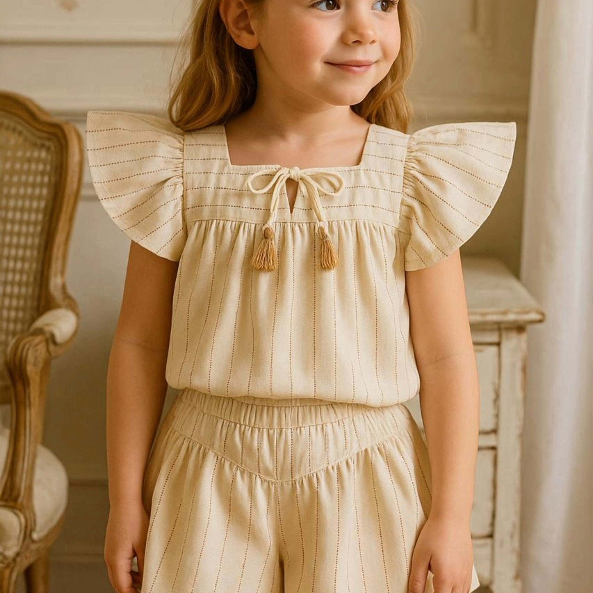 Conjunto Infantil Menina Blusa e Shorts Tecido Off White — foto 1