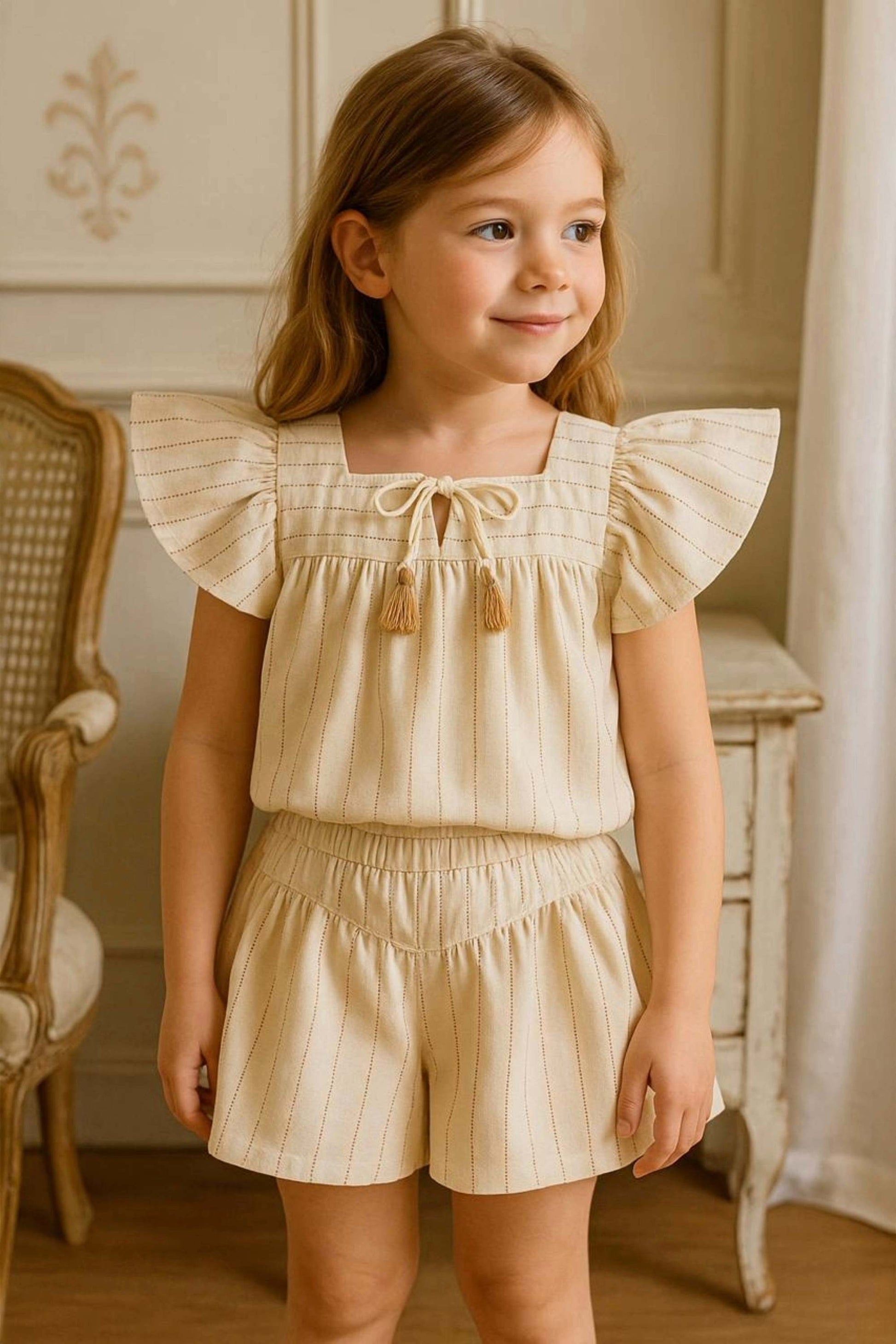 Conjunto Infantil Menina Blusa e Shorts Tecido Off White — foto 1
