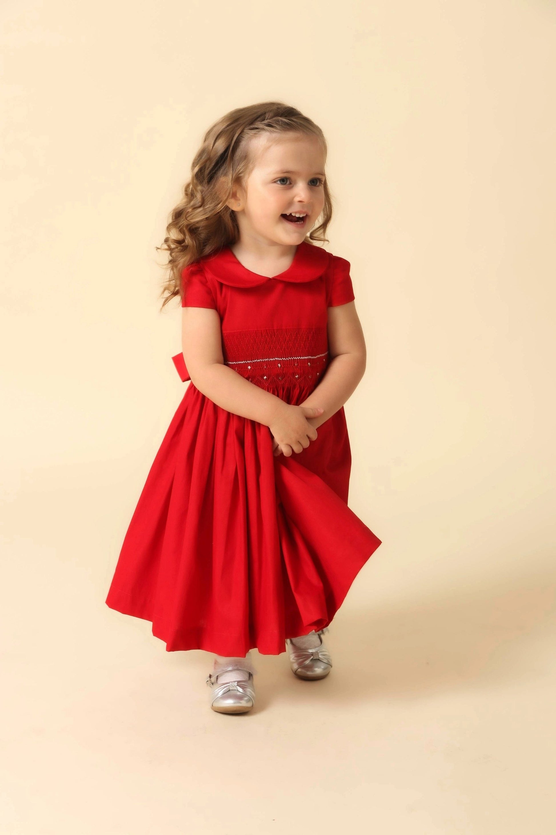Vestido Infantil Casinha de Abelha Vermelho Bordado Flores — foto 4