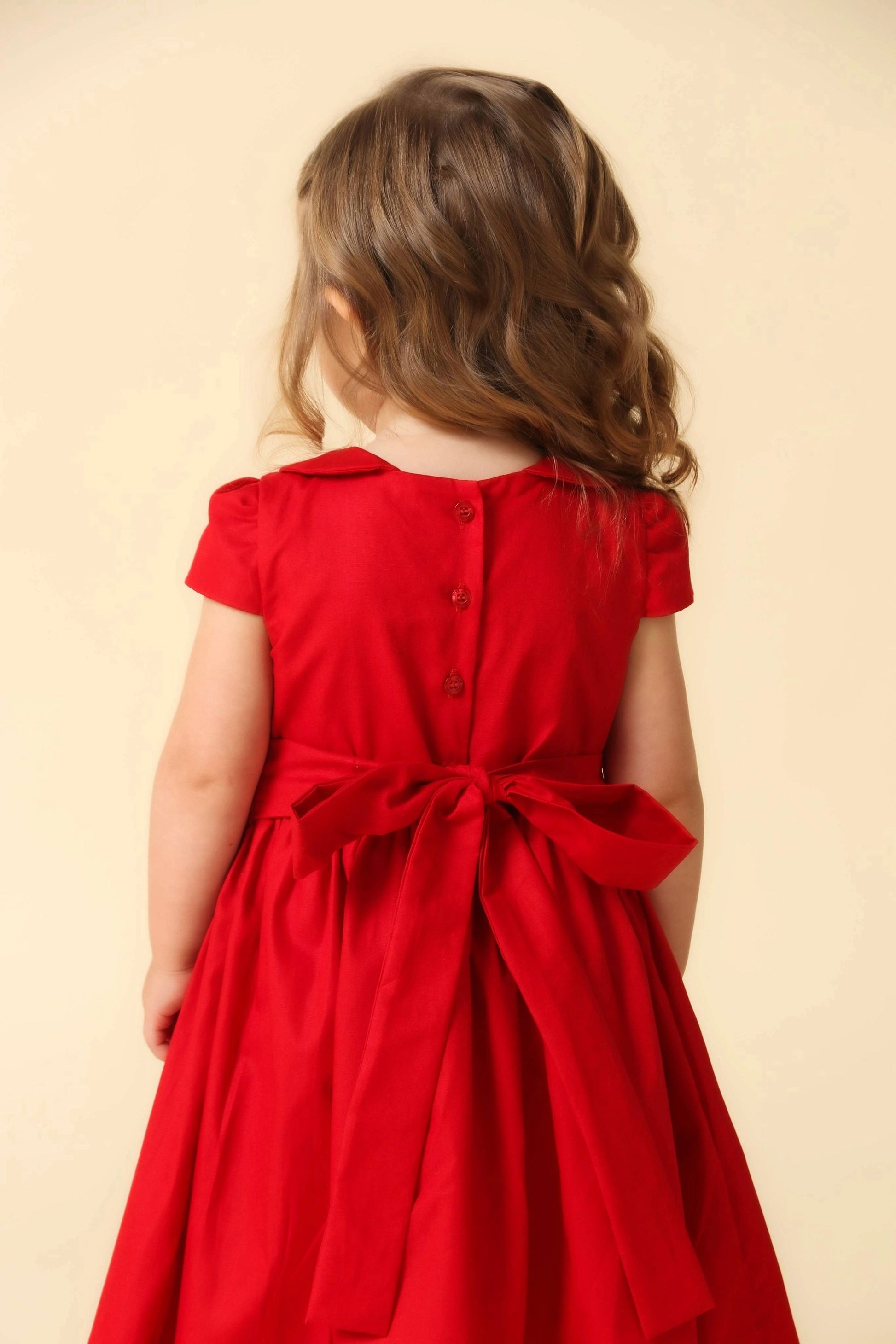 Vestido Infantil Casinha de Abelha Vermelho Bordado Flores — foto 3