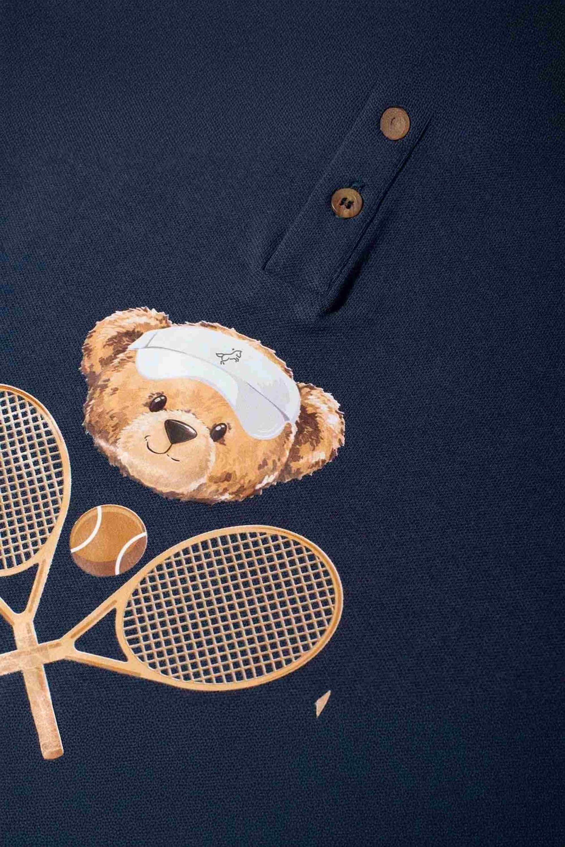 Camiseta Gola Padre Manga Curta Urso Teddy Tênis Azul Marinho Piqué — foto 3