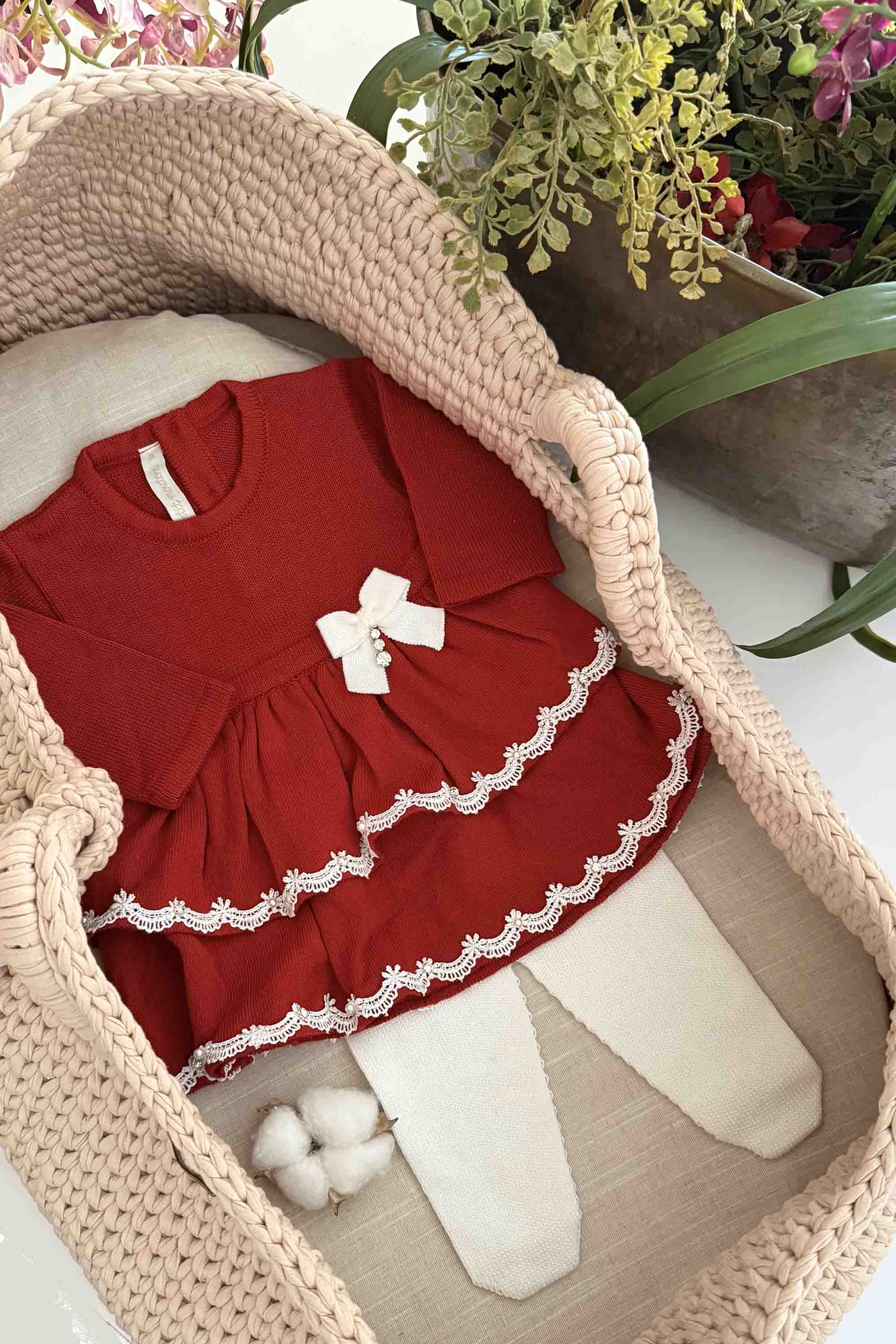 Saída de Maternidade Tricot Luxo Vermelho 2 Babados e Renda — foto 2