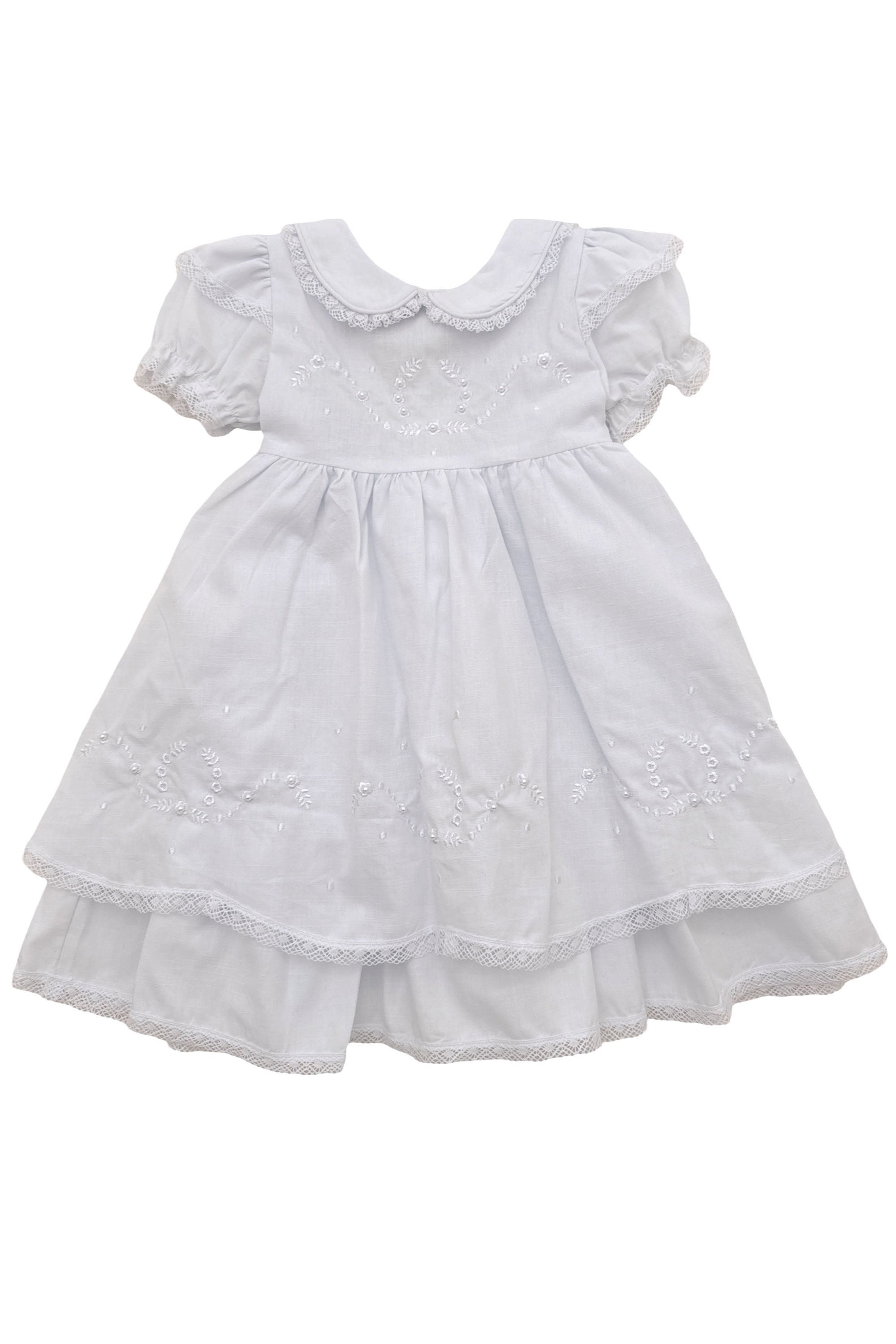 Vestido Bebê Branco com Bordados Aplicação de Renda e Saia Dupla com Babado — foto 1