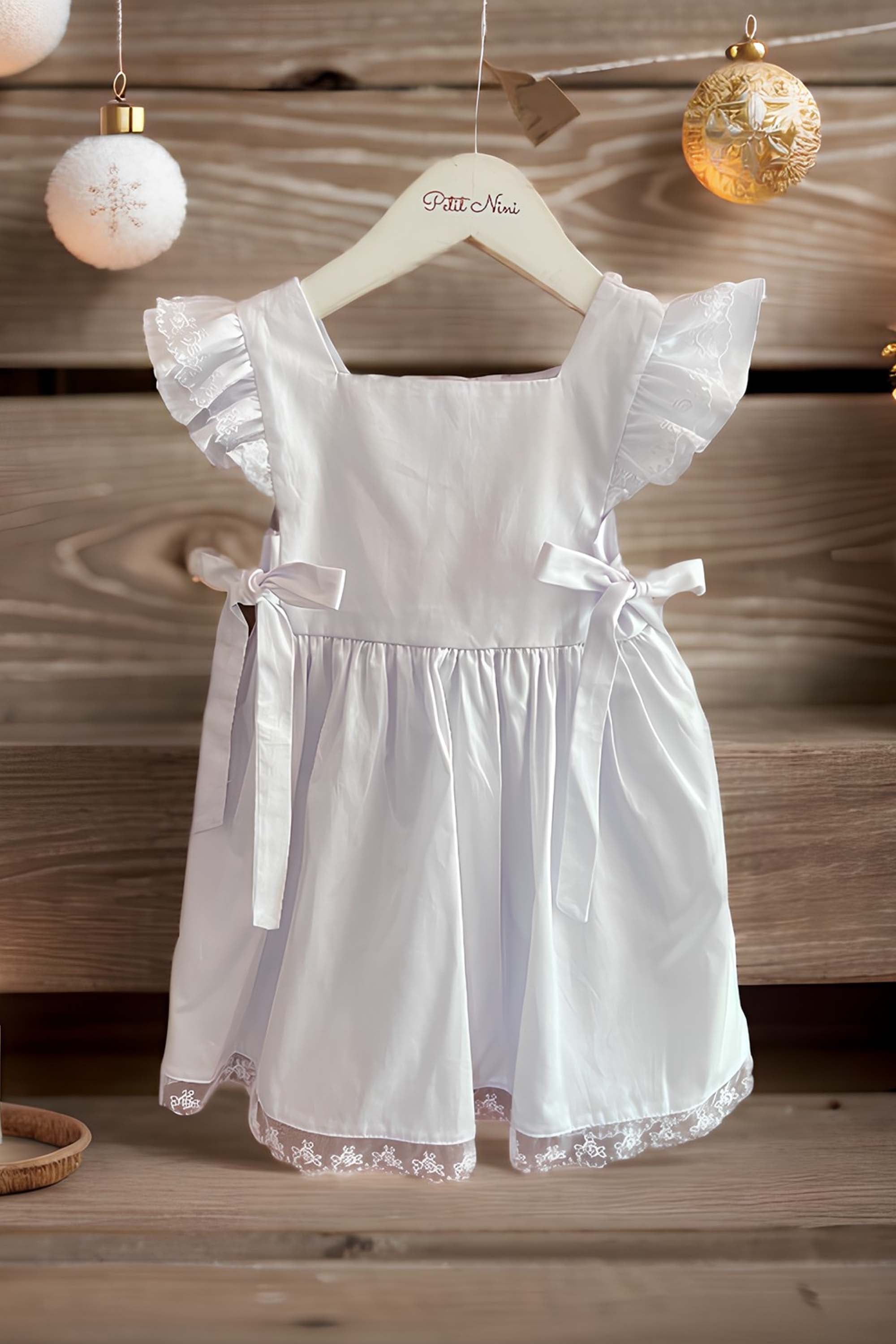 Vestido Tricoline Branco com Detalhe de Renda — foto 2