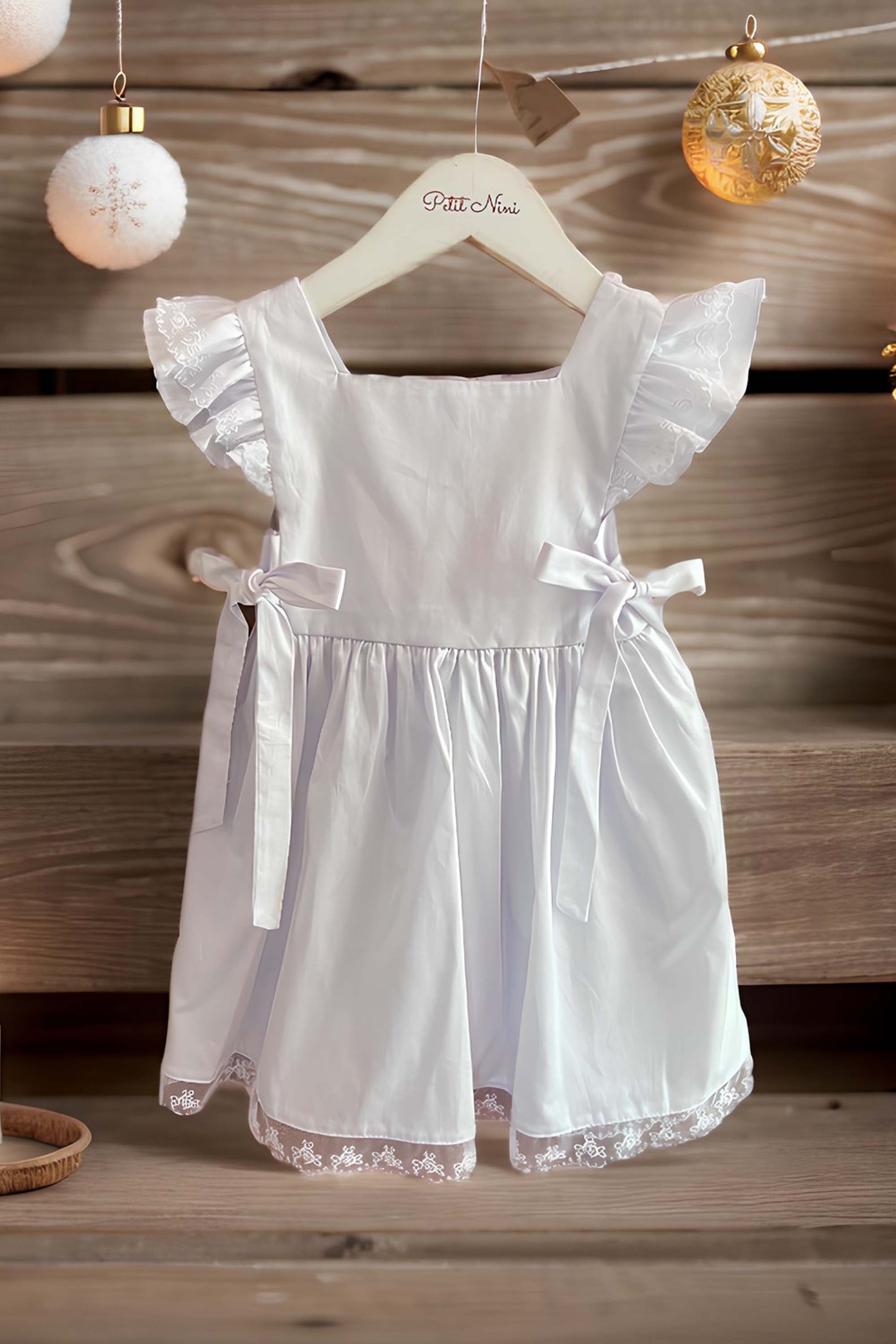 Vestido Tricoline Branco com Detalhe de Renda — foto 2