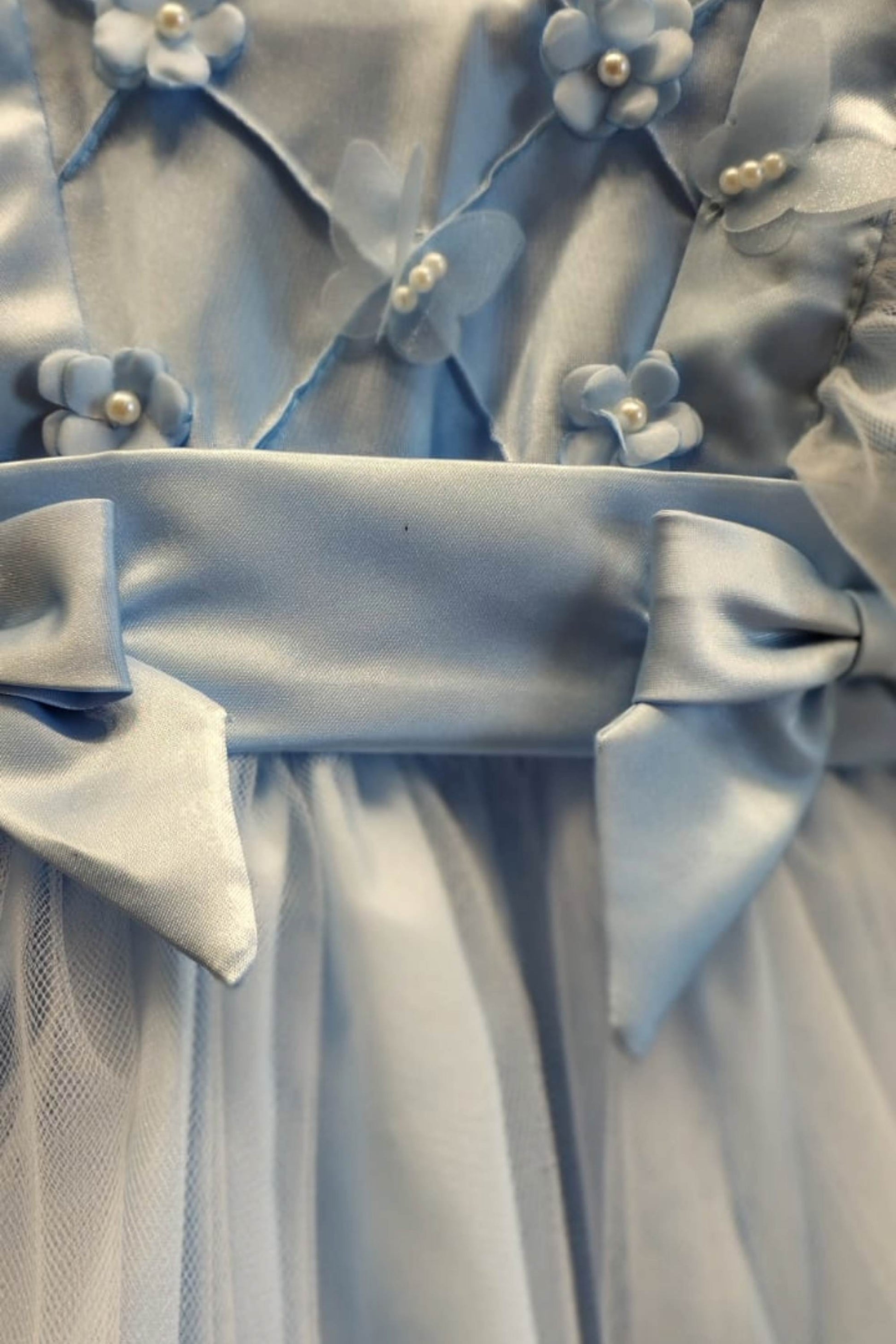 Vestido Infantil Rodado para Festa em Tule Azul com Borboletas — foto 4
