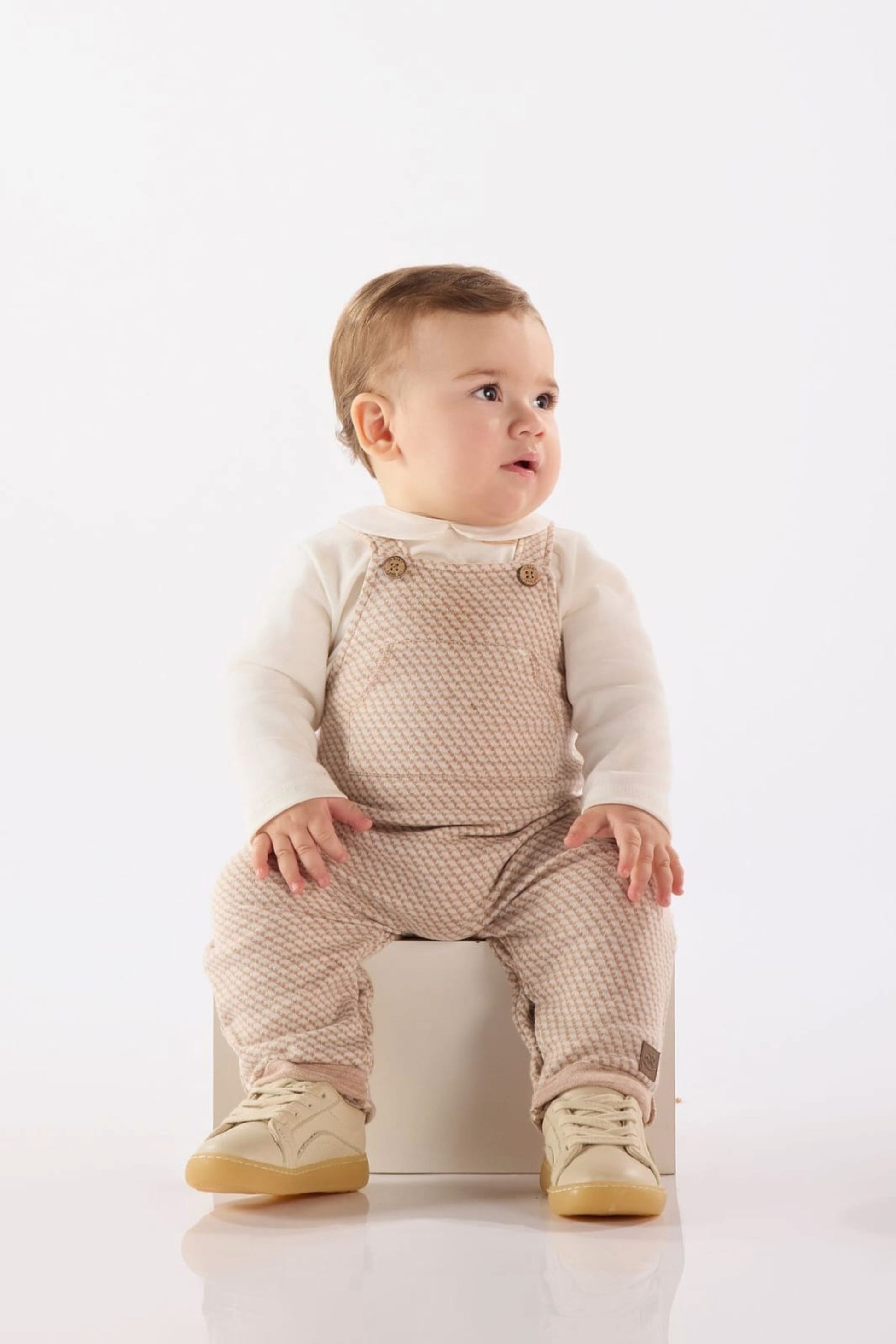 Conjunto Jardineira e Body para Bebê em Malha Jacquard Xadrez — foto 1