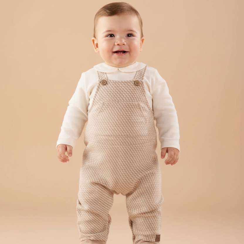 Conjunto Jardineira e Body para Bebê em Malha Jacquard Xadrez